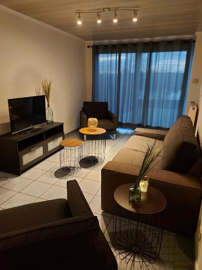 Appartement Rdc Plein Centre Avec Terrasse Visé Esterno foto