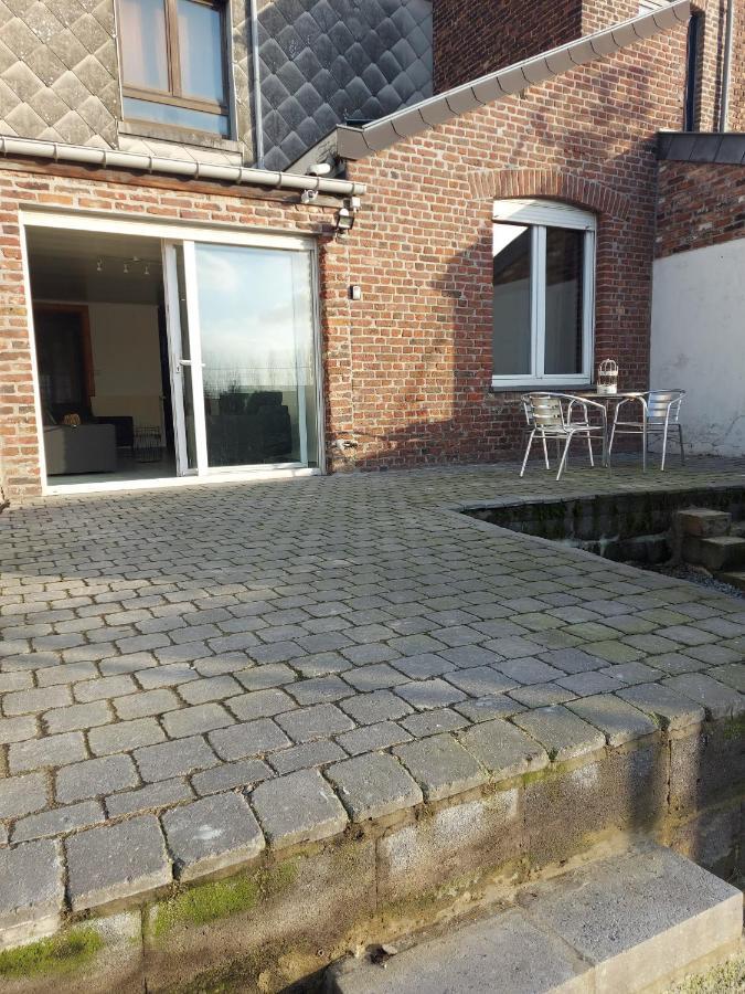 Appartement Rdc Plein Centre Avec Terrasse Visé Esterno foto