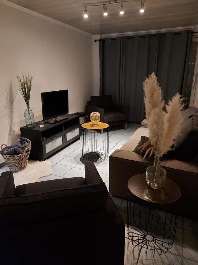 Appartement Rdc Plein Centre Avec Terrasse Visé Esterno foto